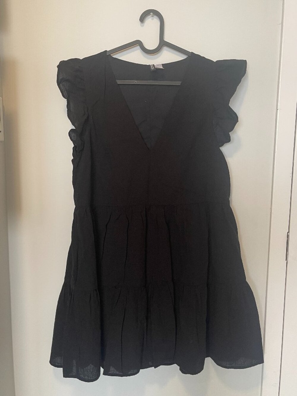 H&M RUFFLED MINI DRESS DEEP V IN BLACK SIZE MEDIUM